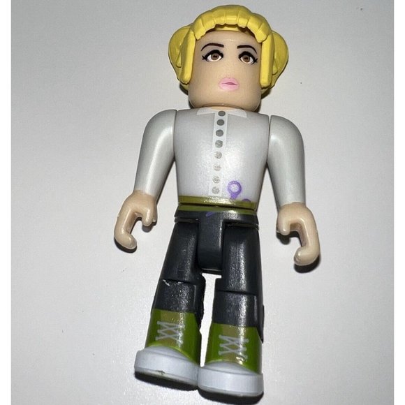 Roblox Celebrity Collection Series 3 Action Figure Stylz Salon VIP Stylist Code - Picture 2 of 4